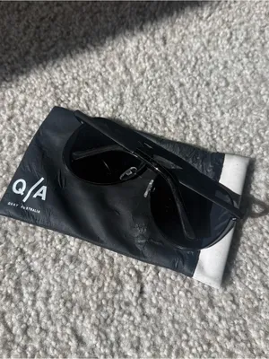 Quay Australia Black Metal Aviator Sunglasses thumbnail 2
