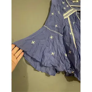 Floreat by Anthropologie The Adena Embroidered Blouse Bell Sleeves Size 2 thumbnail 3