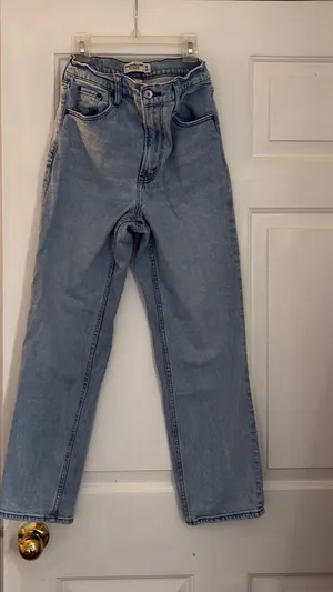 Abercrombie Ankle High-Rise Straight Jeans thumbnail 1