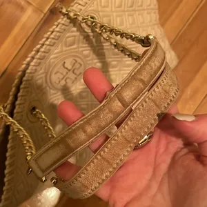 Tory Burch Beige Quilted Leather Marion Tote thumbnail 16