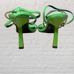 EGO Vibrant Green Strappy Heels NWT thumbnail 5