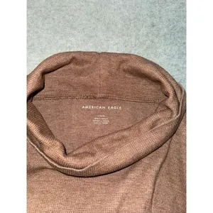 American Eagle Crop Turtleneck‎ Sweater Size Large thumbnail 2