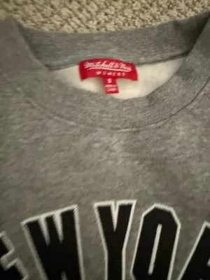 Mitchell & Ness Knicks Sweatshirt thumbnail 3