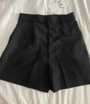 ZARA Black Shorts thumbnail 3