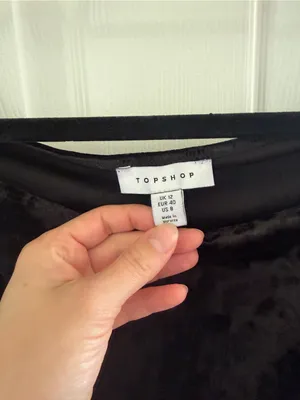 Topshop Black Velvet Long Sleeve Crop Top Size 8 thumbnail 3