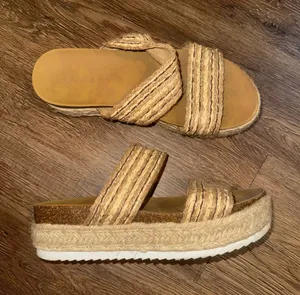 Soda Women’s Neutral Tan Braided Platform Slide Sandals thumbnail 1