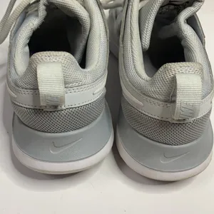 Nike Tessen Women’s Walking Casual Gray White Shoes Sneakers S-140 Size 7.5 thumbnail 4