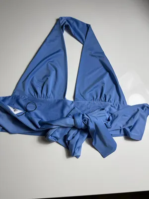 Princess Polly Blue Halter Tie Open Back Crop Top Size US 6‎ thumbnail 4