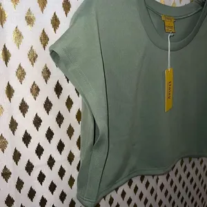 NWT daisy Sage green boxy crop top size L thumbnail 3