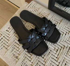 Black sandals size 9 thumbnail 1