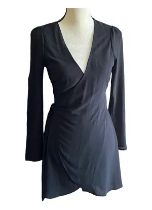 Lulus Stunning chiffon. Wrap dress, long sleeves, fully lined, dress is 100% polyester, lining is 100% rayon, excellent condition, size xs thumbnail 1
