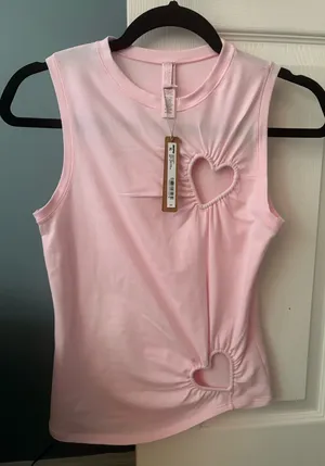 SKIMS Heart Tank thumbnail 1