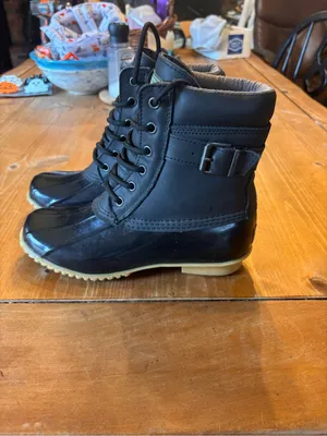G.H. Bass & Co. womens Harlequin waterproof leather duck boots black 8M thumbnail 2