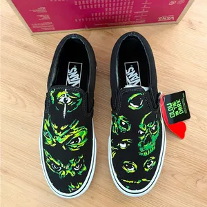 Vans Classic Slip-On 'Eyes In The Dark' Women 8.0 US thumbnail 2
