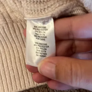 ‎Tahari small cream sweater thumbnail 7