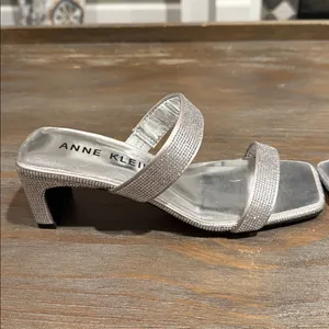 Anne Klein Women’s Sandals Size 5 New Silver Rhinestone‎ Block Heel Dressy thumbnail 3
