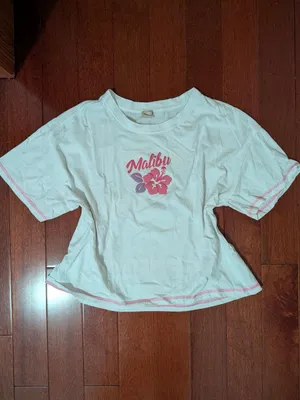 Messy Bun Just Chillin Malibu Graphic Cropped Tee Large thumbnail 2
