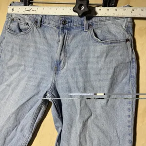 Abercrombie & Fitch The Baggy Low Rise Jeans Womens 32 14R Light Wash Cuffed thumbnail 4