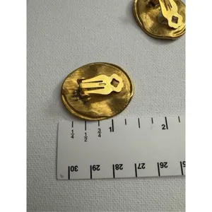 80's Vintage Womens Chunky Gold Tone Conclave Leafy‎ Oval Clip On Earrings Money thumbnail 4