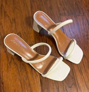 White Heels Size 7 thumbnail 1