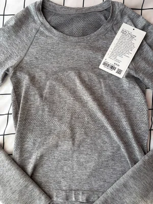 Lululemon Grey Long Sleeve Swiftly Tech Size 4, Race Length. thumbnail 2