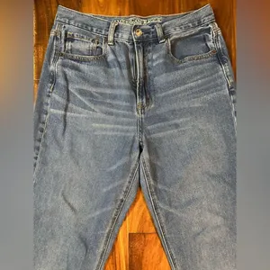 American Eagle Outfitters Mom Jeans thumbnail 5