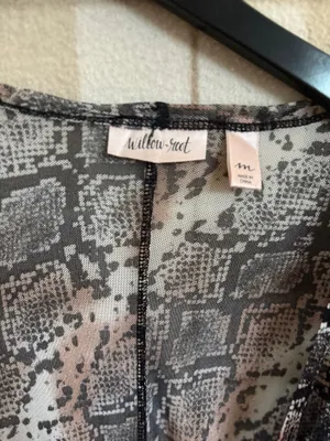 Willow root snake skin print Tie-Front 3/4 Sleeve Blouse size m thumbnail 3