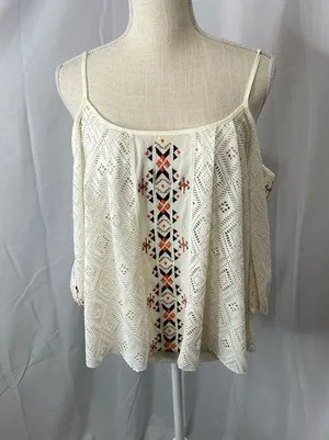 Miss Me lace eyelet cold shoulder top size small embroidered front thumbnail 1