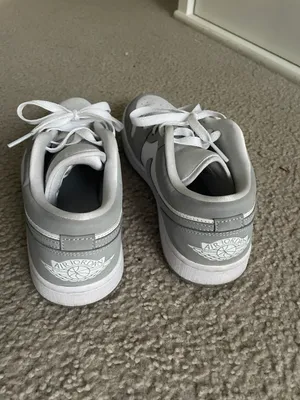 Nike Air Jordan 1 Wolf Gray thumbnail 4
