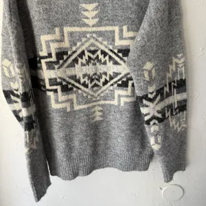 New In Sweater Womens Small Gray Aztec‎ Geometric Pullover Crewneck Soft Knit thumbnail 3