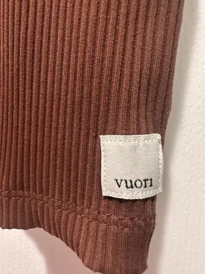 Vuori - Ribbed Crop Tank Top in Terracotta - NWOT! thumbnail 3