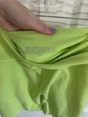 Beyond Yoga Crossover Bike Short Neon Yellow Athletic Size Small thumbnail 3