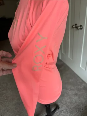 Roxy Coral Pink Long-Sleeve Rashguard Top NWOT thumbnail 2