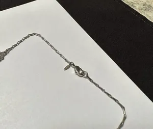 Women’s Pretty Signed Avon Rhinestone Silver Tone Flower Necklace thumbnail 6