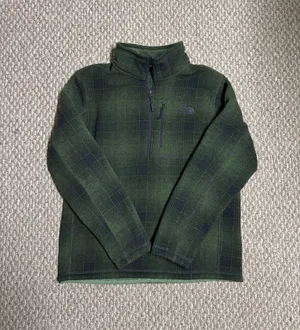 The North Face Casual Outdoor Men’s Green Plaid Quarter Zip Pullover Sweater thumbnail 1