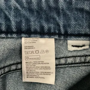 H&M Women Denim Mini Skirt Button Front Medium Wash Blue Size 4 thumbnail 4