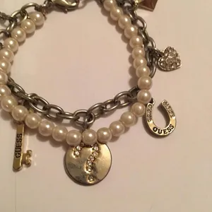 Costume Jewelry Bracelet Faux Pearl Signed Guess thumbnail 4