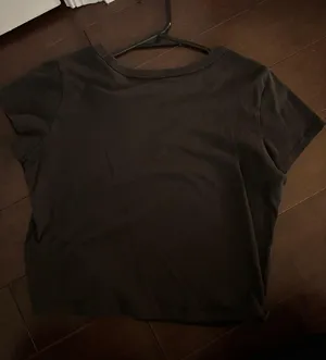 Hollister Tshirt thumbnail 2