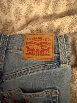 Levi’s Ribcage Straight Ankle Jeans thumbnail 4