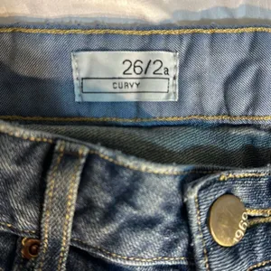Gap Jean Shorts Waist 28 inches thumbnail 7