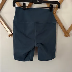 ALO Yoga Women's Blue Bike Shorts Size XSmall thumbnail 3
