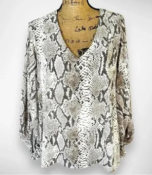 VICI‎ Women's Snake Print V Neck Balloon Sleeve Top Large | EUC thumbnail 1