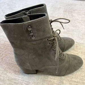 Botkier Lace Up Ankle Boots Women Olive Green Suede Buttons‎ Heeled Booties 6.5 thumbnail 4