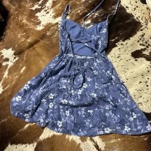 Hollister floral dress size xs thumbnail 2
