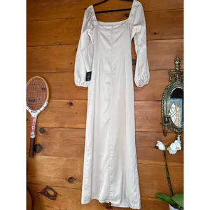 NWT Lulus Eternal Heart Champagne Satin Long Sleeve Maxi Dress Bridesmaid Size M thumbnail 7