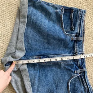 Abercrombie & Fitch The Mom Short High Rise Curve Love Cuffed Jean Size 14 VEUC thumbnail 6