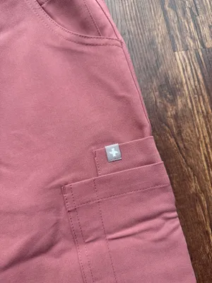 NWT FIGS Women’s Mauve Yola Skinny Scrub Pants - Size XXS thumbnail 7