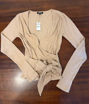 Women’s Express beige sweater long sleeve small new with tags thumbnail 1