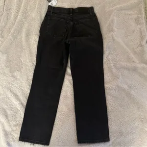 Abercrombie Short Ultra High Rise 90s Straight Jeans thumbnail 2