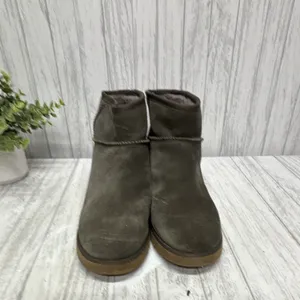 Womens Size 8 UGG Australia Classic Mini Gray Suede Shearling Lined Bootie thumbnail 2